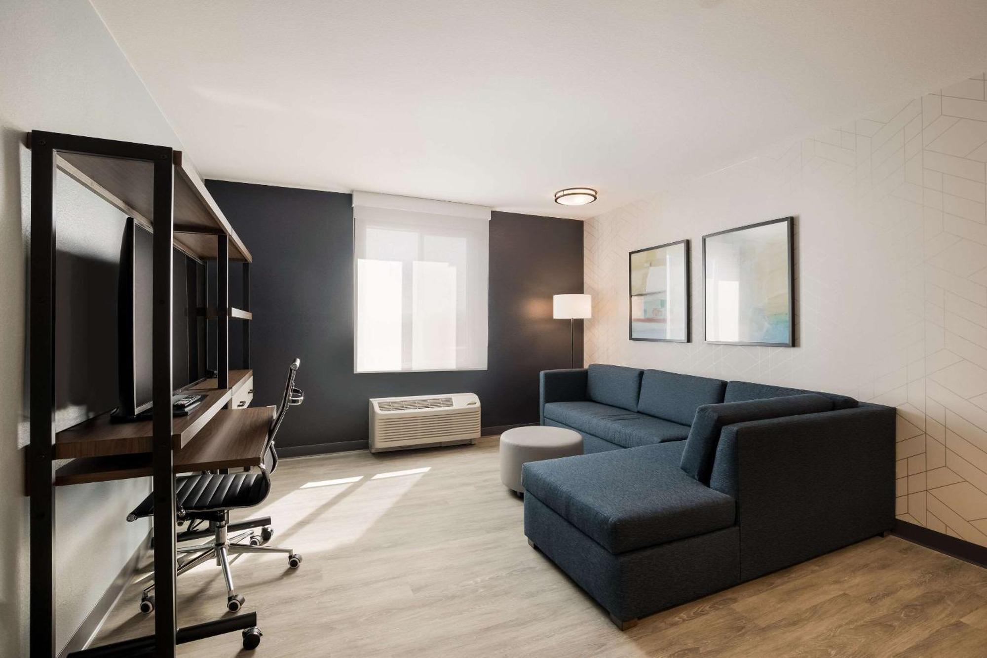 Everhome Suites Corona Exterior foto