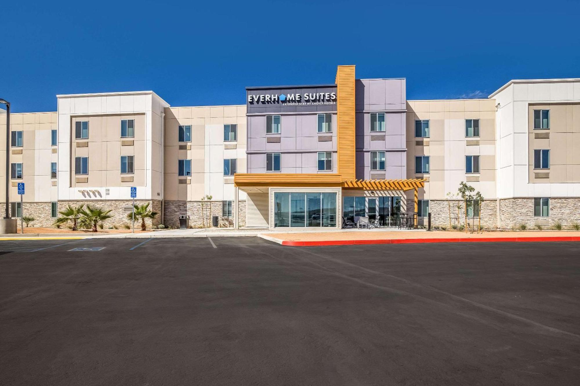 Everhome Suites Corona Exterior foto